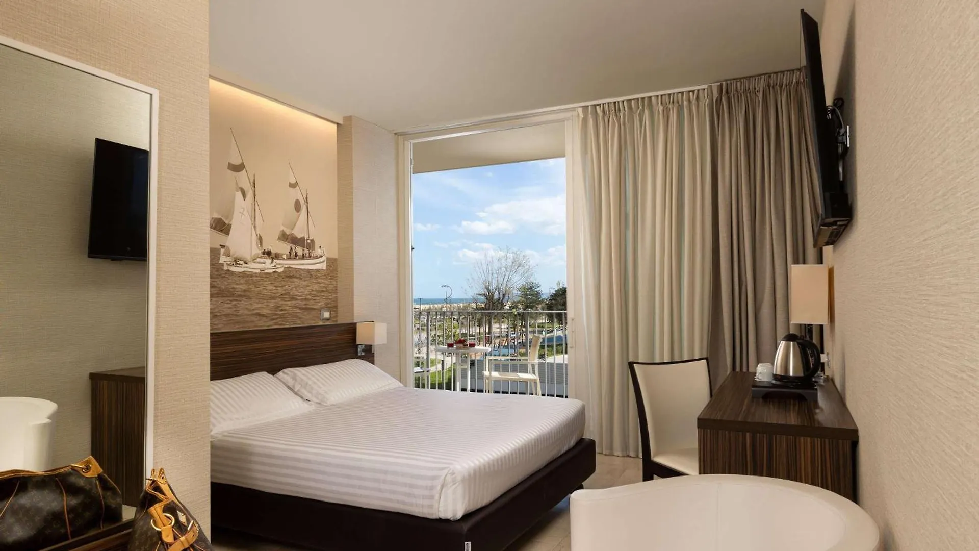 **** Hotel Mercure Rimini Lungomare Italy