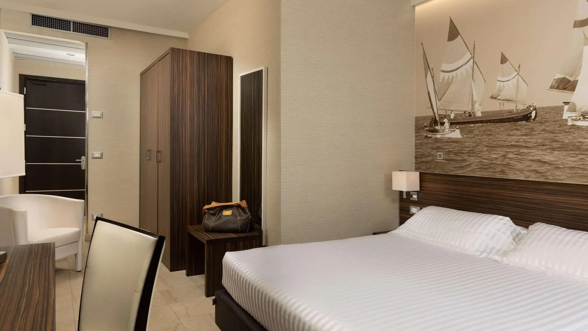Mercure Rimini Lungomare 4*,  Italy