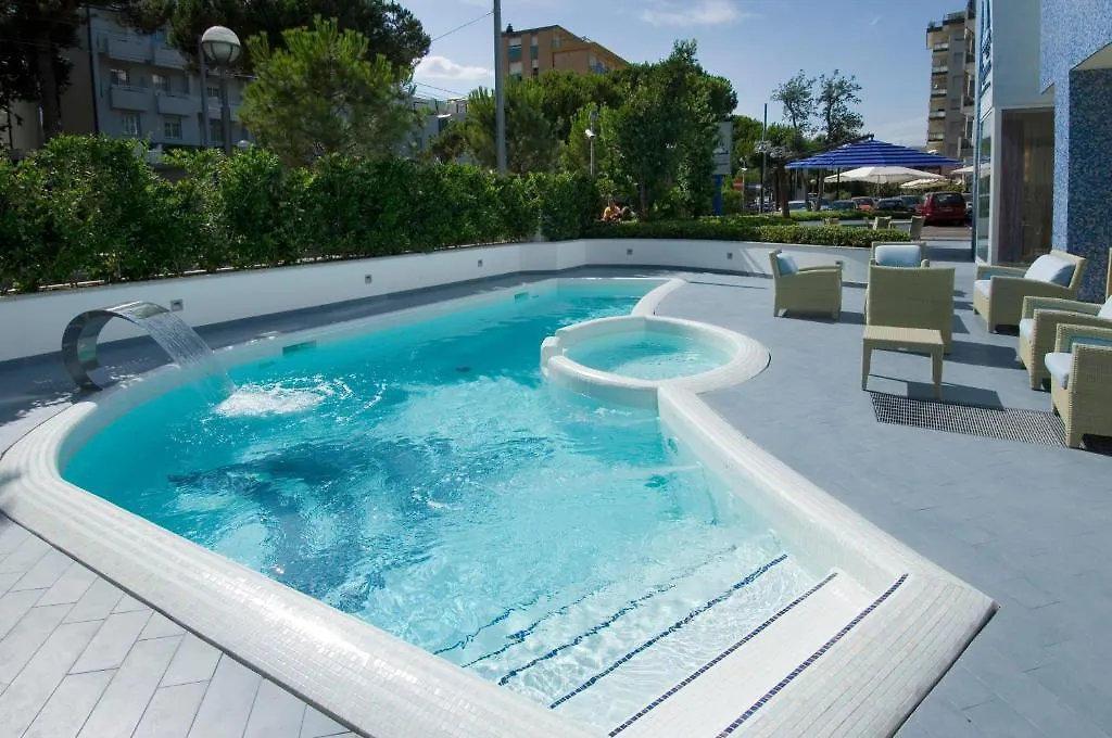 Mercure Rimini Lungomare 4*,