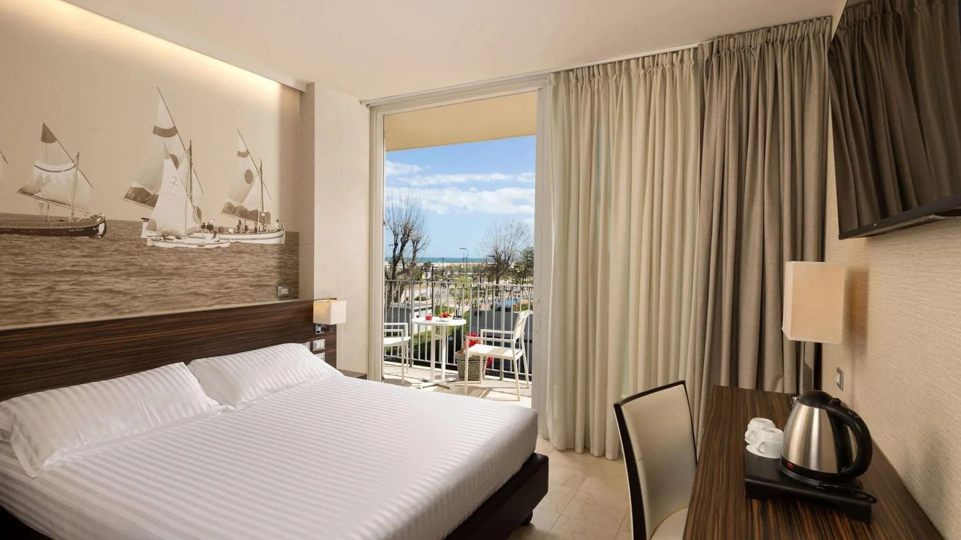 **** Hotel Mercure Rimini Lungomare Italy